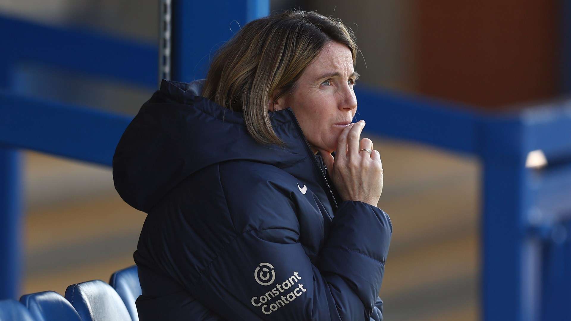 保持足够的 保持足够的