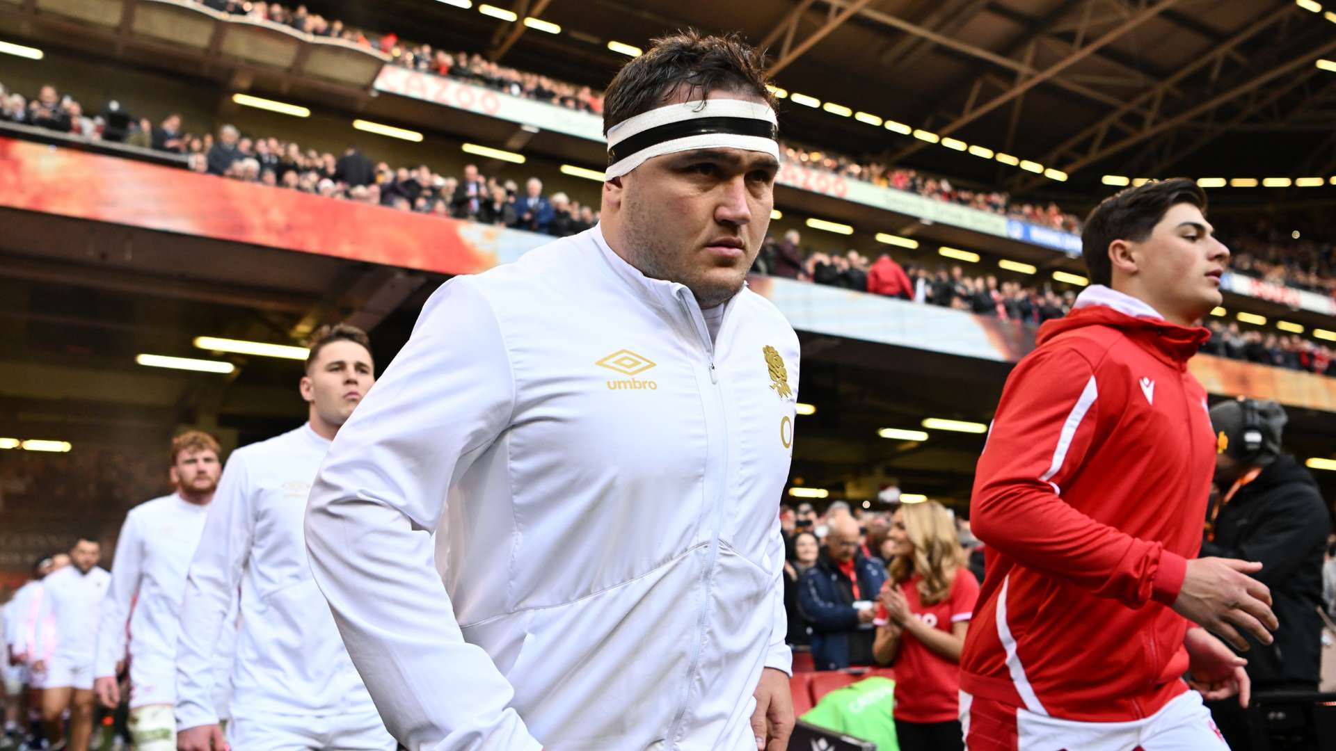 稍显不足 稍显不足